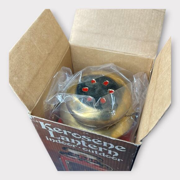 1979 Red & Brass Kerosene Lantern Indoor Outdoor NOS Holiday Christmas Décor - Picture 6 of 13